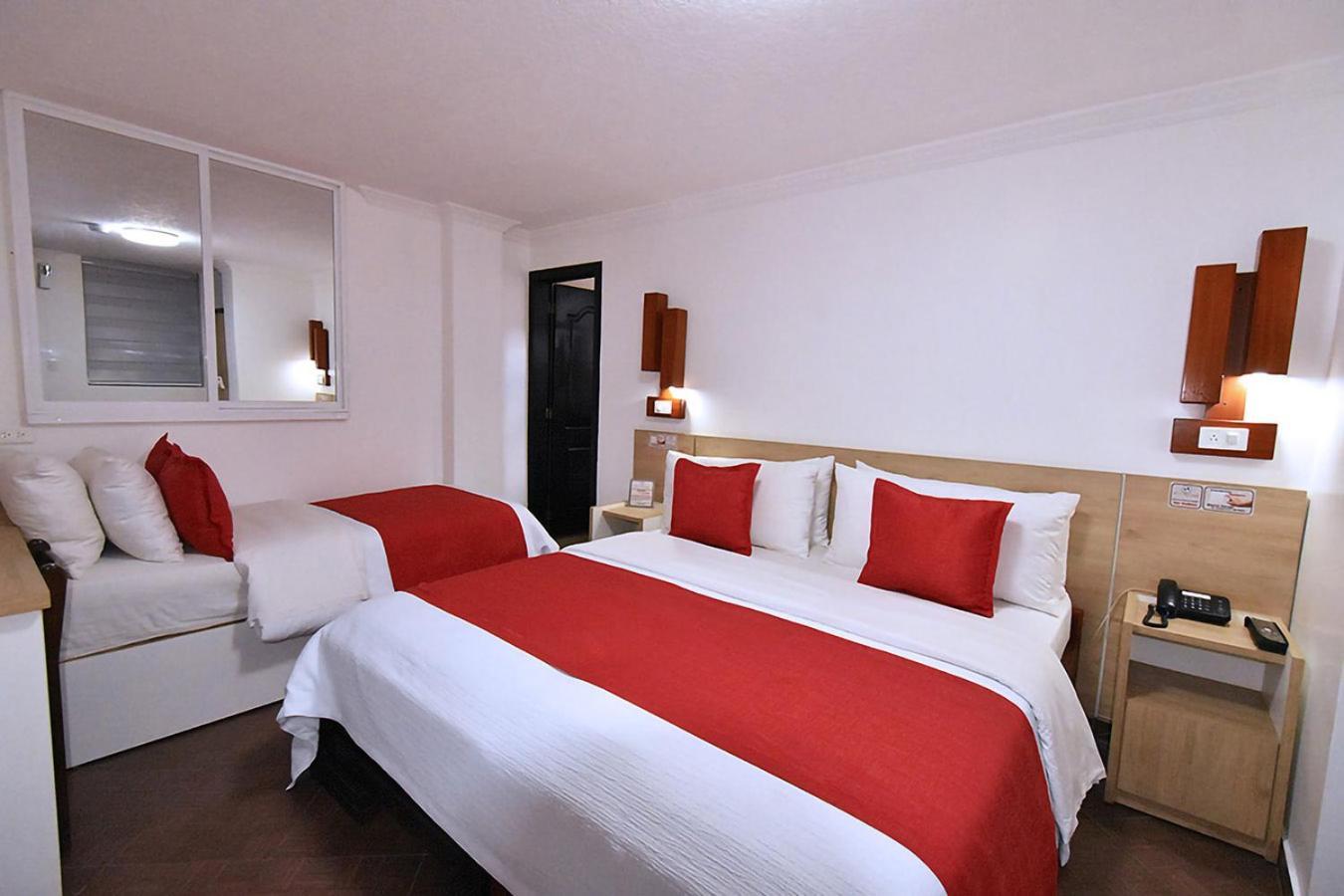 Hotel Plaza Victoria Ibarra Exterior foto